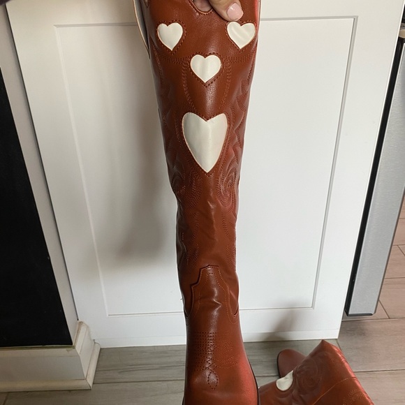 Size 11 brown mid calf chunky heel heart cowboy boots - Picture 3 of 7